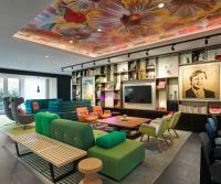 TV a/nebo společenská místnost v ubytování citizenM Amstel Amsterdam