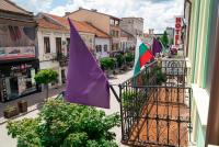The surrounding neighborhood or a neighborhood close to a vendégházakat