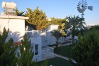 Zahrada ubytování Flisvos Beach Apartments