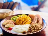 Jídlo v hotelu nebo okolí