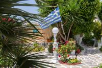 Vonkajšia záhrada v ubytovaní Ricos Two Bedroom House - Naoussa Paros