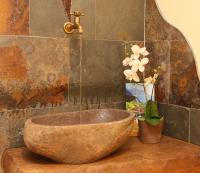 Ein Badezimmer in der Unterkunft Naturhotel Lärchenhof