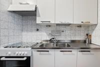 Kuchyňa alebo kuchynka v ubytovaní Camogli Bright Apartment with Parking