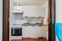 Kuchyňa alebo kuchynka v ubytovaní Camogli Bright Apartment with Parking