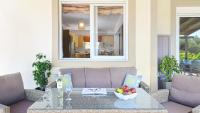 Posezení v ubytování MarySol Luxury Villa