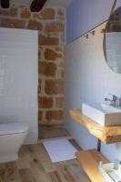 A bathroom at Casa Rural El Morral