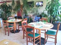 TV a/nebo společenská místnost v ubytování Travelodge Barcelona del Vallés