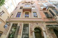 The building in which Az apartmant is located