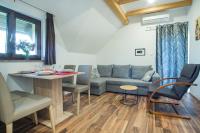 Posezení v ubytování Studio Apartment Karlo