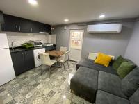 Kuchyň nebo kuchyňský kout v ubytování Orange Airport Hotel