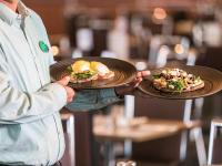 Jídlo v hotelu nebo okolí