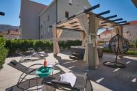Patio nebo venkovní prostory v ubytování Family Apartment Dubrovnik - private jacuzzi terrace, private parking