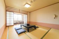 丸源旅館 無料朝食 全館wifi 準天然温泉にあるシーティングエリア