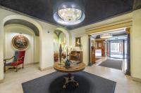A seating area at Hotel S. Anna
