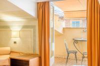 A seating area at Hotel S. Anna