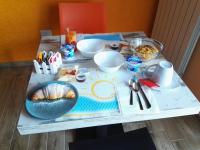 Jedlo v ubytovaní bed & breakfast alebo blízkom okolí