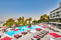 Bazén v ubytovaní Hotel Parentium Plava Laguna alebo v jeho blízkosti