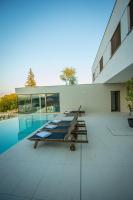 Bazén v ubytovaní Villa Fire a luxury villa in Imotski, wellness oasis alebo v jeho blízkosti