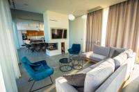 Posedenie v ubytovaní Villa Fire a luxury villa in Imotski, wellness oasis
