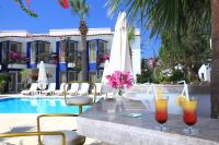 Bazén v ubytování Catamaran Hotel nebo v jeho okolí
