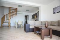 Posedenie v ubytovaní Beachfront Apartments Baricevic with Pool