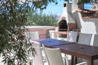 Reštaurácia alebo iné gastronomické zariadenie v ubytovaní Beachfront Apartments Baricevic with Pool