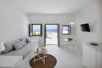 TV a/nebo společenská místnost v ubytování Divine View Sol Homes