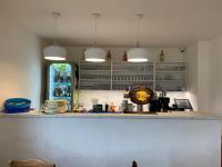 Chaty a Apartmány Hracholusky Kemp Kosatkaにあるキッチンまたは簡易キッチン
