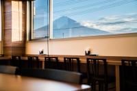 ホテルから撮影された、または一般的な山の景色
