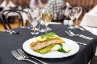 Φαγητό σε αυτό το μοτέλ ή κάπου εκεί κοντά