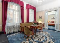 Postel nebo postele na pokoji v ubytování Hotel Paris Prague