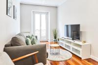 Telewizja i/lub zestaw kina domowego w obiekcie San Martin apartment by Basque Homes