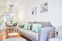 Część wypoczynkowa w obiekcie San Martin apartment by Basque Homes