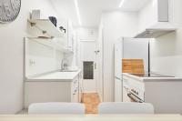 Kuchnia lub aneks kuchenny w obiekcie San Martin apartment by Basque Homes