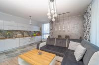 Kuchyňa alebo kuchynka v ubytovaní APARTAMENT PORTOVA Gdynia