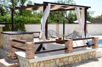 Patio alebo iná vonkajšia časť ubytovania House & Apartment Palača
