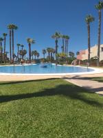 The swimming pool at or close to Apartamento Jardines