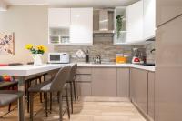A kitchen or kitchenette at Pepi Modern by Mmega