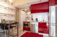 A kitchen or kitchenette at Extraordinario Apartamento en Palacio Real - Centro Calle ilustración by Batuecas