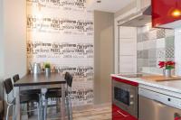 A kitchen or kitchenette at Extraordinario Apartamento en Palacio Real - Centro Calle ilustración by Batuecas