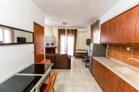 Kuchyňa alebo kuchynka v ubytovaní Halkidiki Greek Pride Villa Ellada
