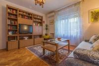 Televízia a/alebo spoločenská miestnosť v ubytovaní Apartment in Jadranovo 14272