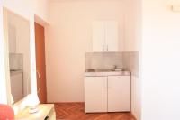 Kuchyň nebo kuchyňský kout v ubytování Two-Bedroom Apartment Crikvenica near Sea 12