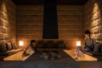 ONSEN RYOKAN 由縁 札幌にあるシーティングエリア