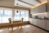 Kuchyňa alebo kuchynka v ubytovaní Weingut Schmid Oberrautner Apartment Suites