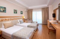 Postel nebo postele na pokoji v ubytování Titan Select Hotel Ultra All Inclusive