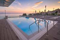 Bazén v ubytovaní Amphora Hotel alebo v jeho blízkosti