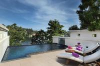 Der Swimmingpool an oder in der Nähe von Dusit Thani Laguna Phuket
