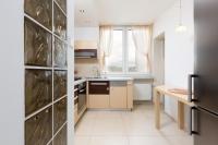 Kuchyňa alebo kuchynka v ubytovaní Apartments Warsaw Niecala Noclegi Renters
