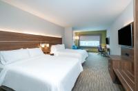 Holiday Inn Express & Suites Atlanta Airport NE - Hapeville by IHGにあるテレビまたはエンターテインメントセンター